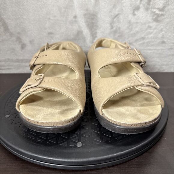 SAS Womens Size 8N Relaxed Beige Leather Flats Sandals Comfortable Orthopedic - Picture 2 of 10